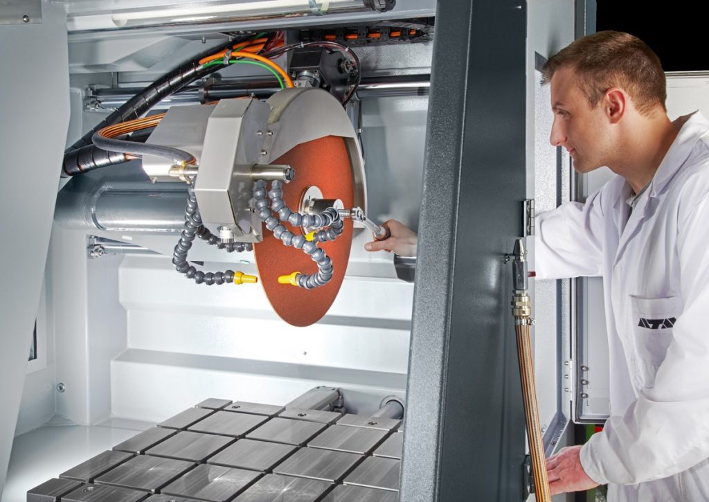 Qness (QATM) Floor-standing Cut-off machine QCUT 600 A (BRILLANT 285) gallery